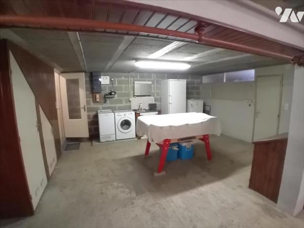 PARIGNE L'EVEQUE, pavillon de 1986 sur sous-sol total avec 2 chambres de plain-pied.