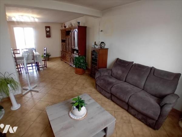 PARIGNE L'EVEQUE, pavillon de 1986 sur sous-sol total avec 2 chambres de plain-pied.