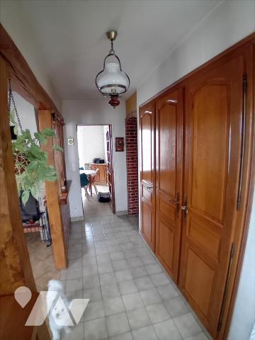 PARIGNE L'EVEQUE, pavillon de 1986 sur sous-sol total avec 2 chambres de plain-pied.