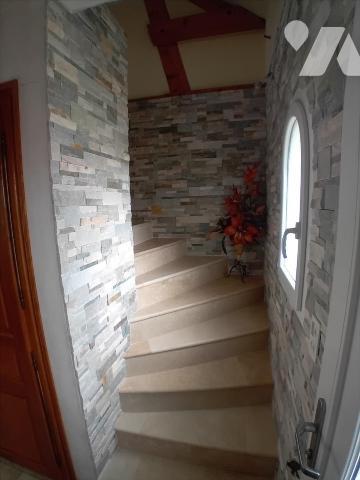 PARIGNE L'EVEQUE, pavillon de 1986 sur sous-sol total avec 2 chambres de plain-pied.