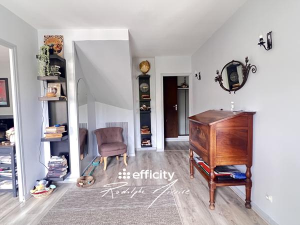 Maison
         4 pièces
        - 115 m²
