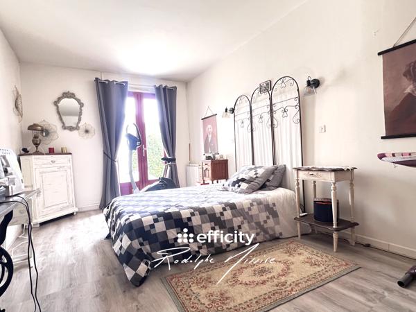 Maison
         4 pièces
        - 115 m²