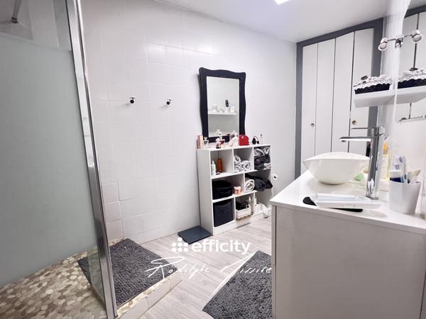 Maison
         4 pièces
        - 115 m²