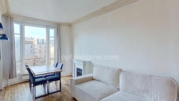 CLICHY - Boulevard Victor Hugo - "3 pièces" lumineux dans immeuble Haussmannien avec cachet