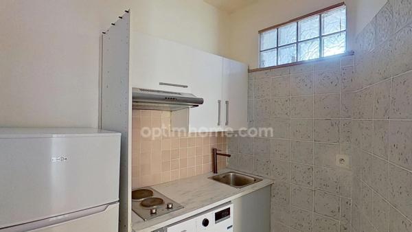 CLICHY - Boulevard Victor Hugo - "3 pièces" lumineux dans immeuble Haussmannien avec cachet