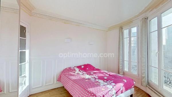 CLICHY - Boulevard Victor Hugo - "3 pièces" lumineux dans immeuble Haussmannien avec cachet