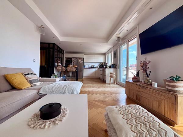 Masséna Appartement 3 pièces 79m2 - étage élevé - balcons & parking