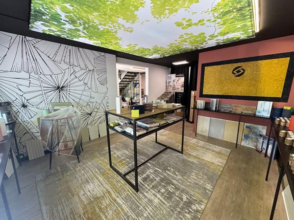A LOUER : local d'activité 240 m2 : Agence Showroom Bureau stockage - ORVAULT