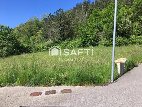 TERRAIN de 906 m2, (Gauche) constructibles, viabilisé,  (39240 THOIRETTE)