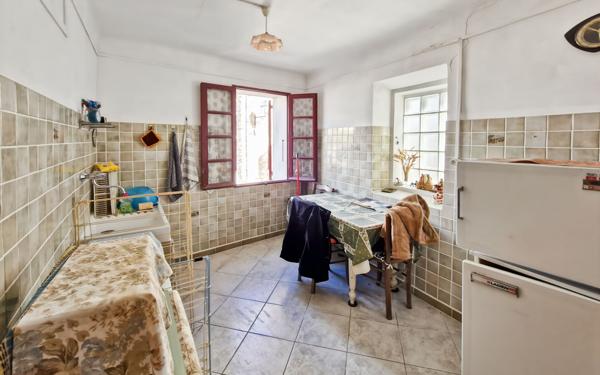 Maison à vendre    1 pièce • 37,78 m2 Pierrerue