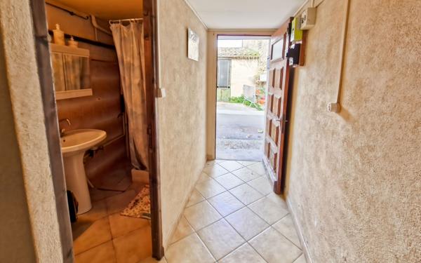 Maison à vendre    1 pièce • 37,78 m2 Pierrerue