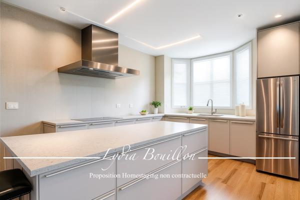 Paris (75014) Paris 14ème proche, centre-ville, Propriété 12 pièces de 330m² à vendre avec jardin de 200 m2 et cour pavée de