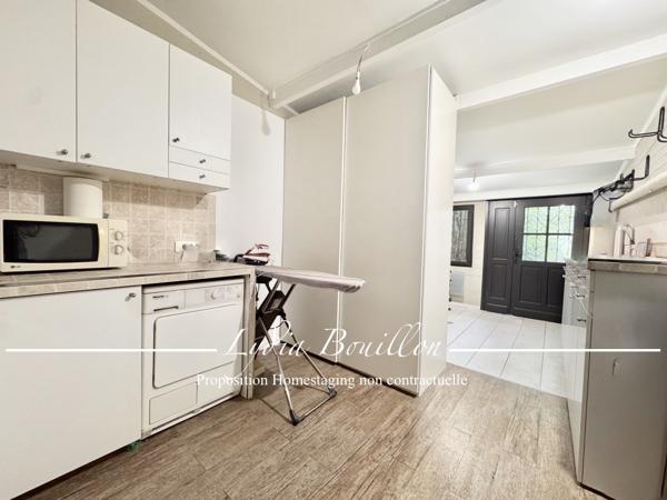 Paris (75014) Paris 14ème proche, centre-ville, Propriété 12 pièces de 330m² à vendre avec jardin de 200 m2 et cour pavée de