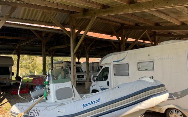 Stationnement à vendre    1 777 m2 Friaucourt