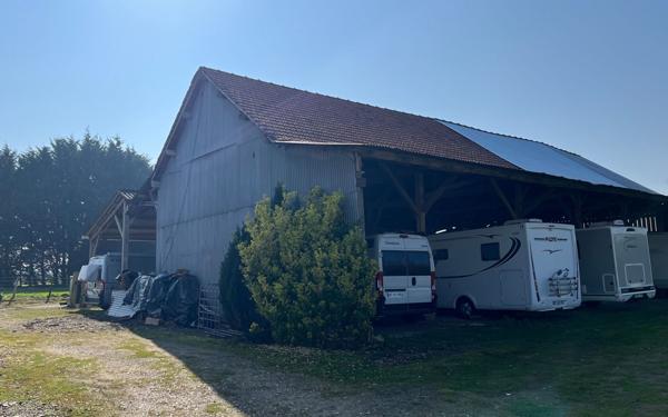 Stationnement à vendre    1 777 m2 Friaucourt