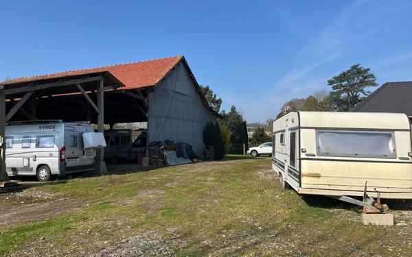 Stationnement à vendre    1 777 m2 Friaucourt