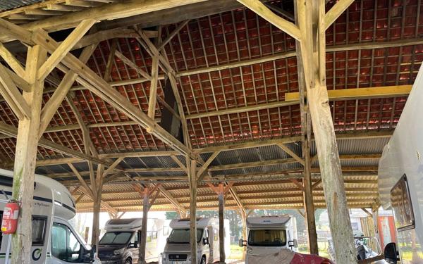 Stationnement à vendre    1 777 m2 Friaucourt