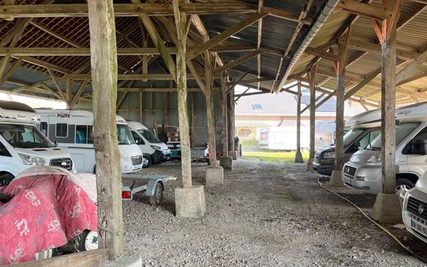 Stationnement à vendre    1 777 m2 Friaucourt