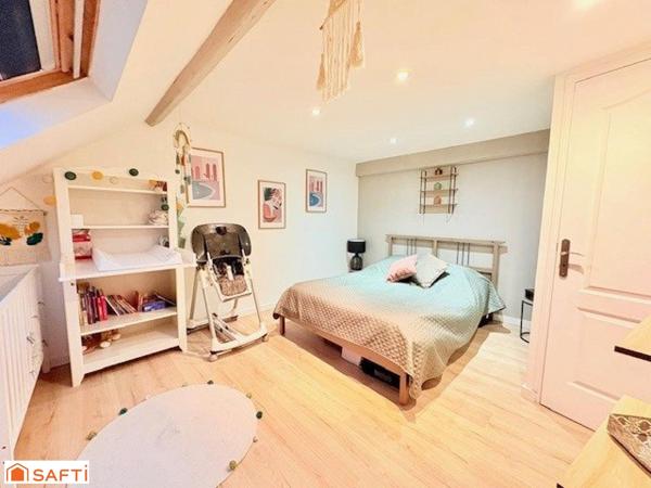 Maison semi-individuelle – 157 m² – Coup de cœur assuré à Bruay-sur-l’Escaut avec jardin +garage /4 chambres