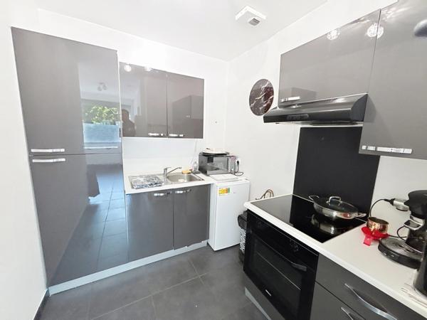 Appartement à vendre 2 pièces BOURGOIN JALLIEU (38)