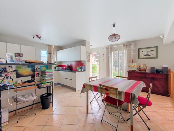 Maison
         6 pièces
        - 130 m² 799 000 € *