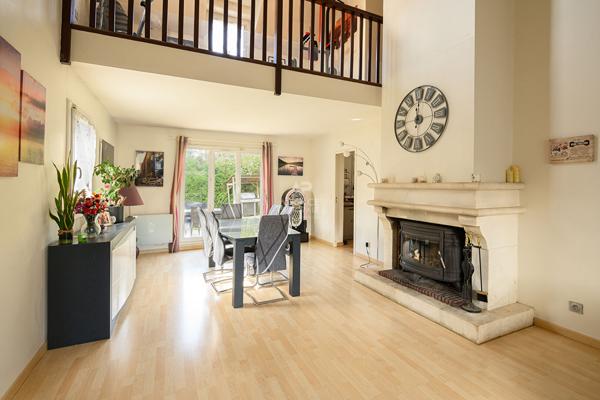 MAISON FAMILIALE AVEC PISCINE - ORMESSON SUR MARNE : À DEUX PAS DU PARC DU MORBRAS €620 000 ** - Référence 6714-EX-AH