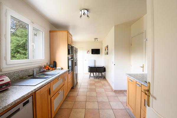 MAISON FAMILIALE AVEC PISCINE - ORMESSON SUR MARNE : À DEUX PAS DU PARC DU MORBRAS €620 000 ** - Référence 6714-EX-AH