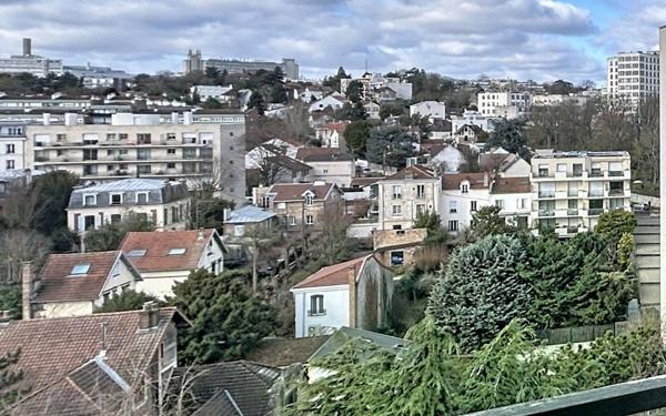 Appartement à vendre    5 pièces • 102 m2 Châtillon