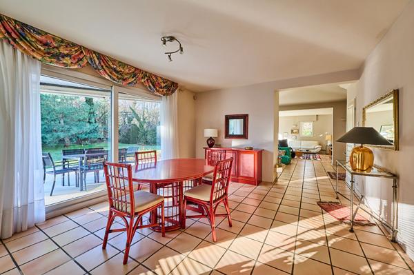 Maison familiale 236 m² avec sous-sol complet  Dijon, secteur recherché et calme