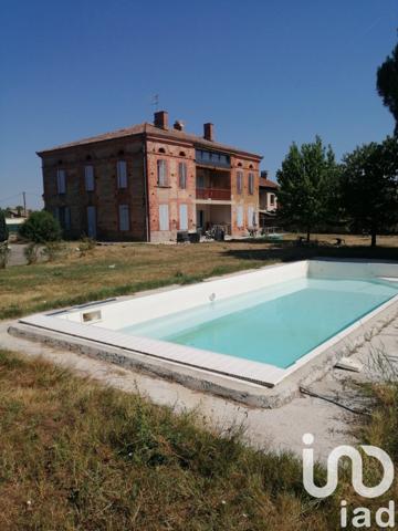 Maison 8 pièces de 305 m² à Castelferrus (82100)