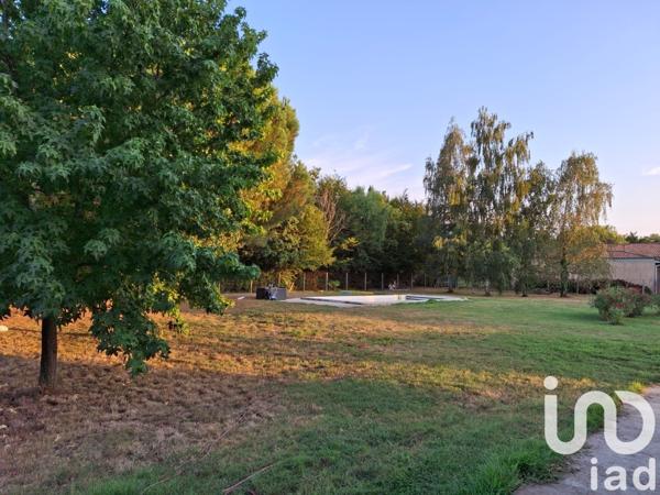 Maison 8 pièces de 305 m² à Castelferrus (82100)