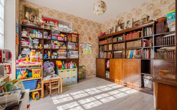 Maison à vendre    5 pièces • 300 m2 Pomponne