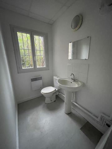 Bureau Nimes 2 pièces cité Foulc