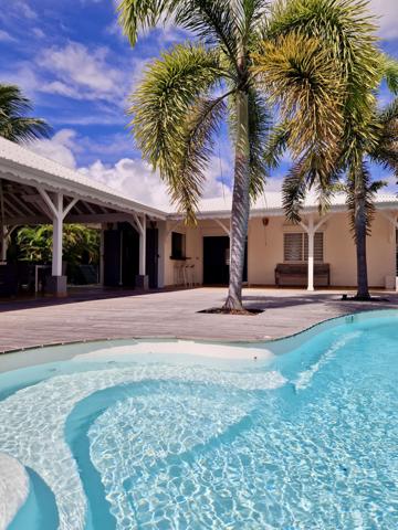 Petit-Bourg (97170) Villa meublée d’exception à Petit-Bourg avec piscine