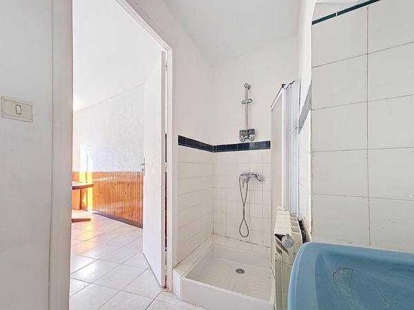 Maison de village R+3 – 74 m² avec garage – Viager libre possible (Homme 75 ans) – Graissessac