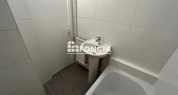 Location Studio 27.42 m² - La Varenne St Hilaire 94210
