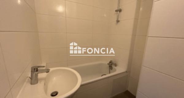 Location Studio 27.42 m² - La Varenne St Hilaire 94210