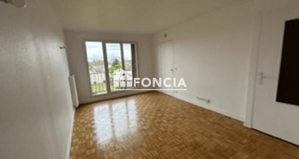 Location Studio 27.42 m² - La Varenne St Hilaire 94210