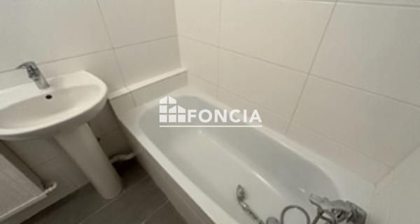Location Studio 27.42 m² - La Varenne St Hilaire 94210