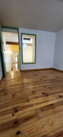 MAISON DE VILLE- Plein centre de Tournon