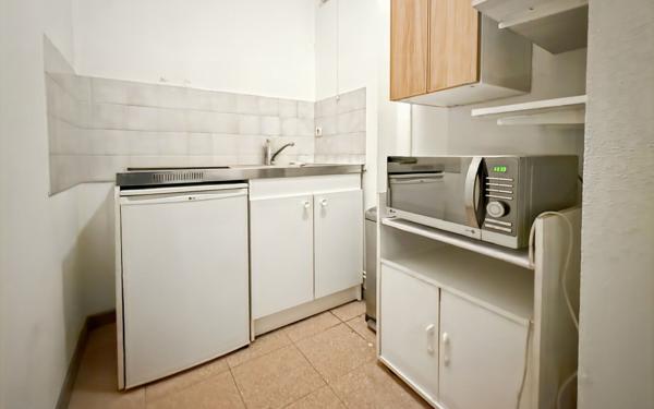 Appartement à vendre    2 pièces •  Lyon 8