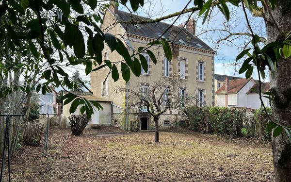 Maison à vendre    5 pièces • 111 m2 Nogent-le-Rotrou