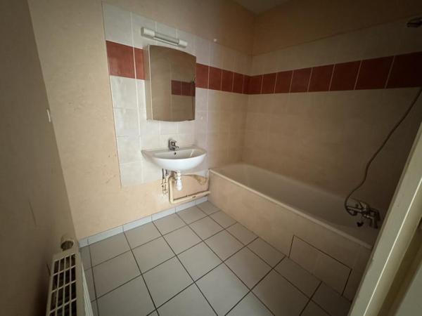 APPARTEMENT T2 AVEC GARAGE ET CAVE - 54.20 M2