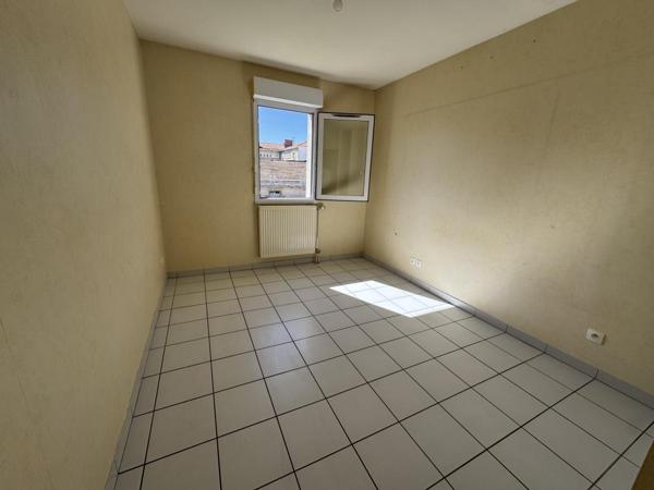 APPARTEMENT T2 AVEC GARAGE ET CAVE - 54.20 M2