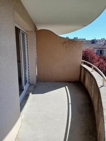 APPARTEMENT T2 AVEC GARAGE ET CAVE - 54.20 M2