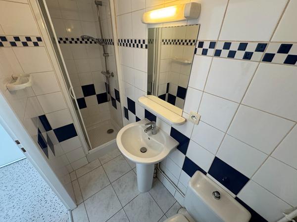 Centre-Ville à 20m des Thermes - Studio 18m² en bon état
