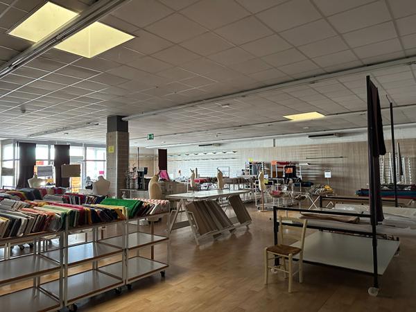 À LOUER ? LOCAL COMMERCIAL 666 m² ? ZONE COMMERCIALE DES 4 ÂNES ? Rochefort