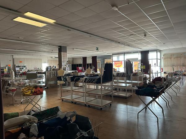 À LOUER ? LOCAL COMMERCIAL 666 m² ? ZONE COMMERCIALE DES 4 ÂNES ? Rochefort