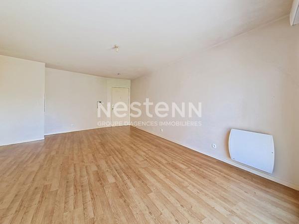 BOIS-D'ARCY - Quartier Croix Bonnet F1 37.15m² au dernier étage