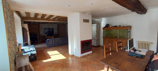 Fermette à vendre à Château-Gontier-sur-Mayenne en Mayenne (53200), ref : 53034-59